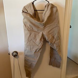 Nice comfy stretchy khaki pants